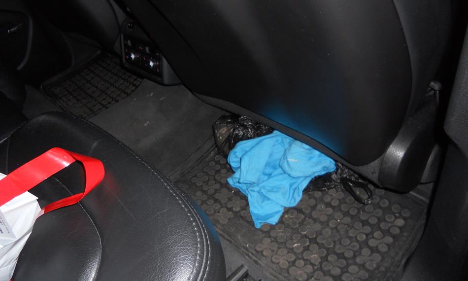 2013-6-13-1337nález pod sedadlem.jpg